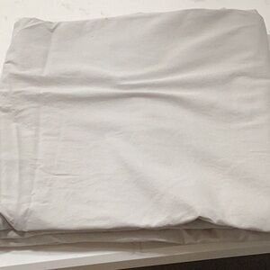 Queen sized flat sheet